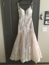 Load image into Gallery viewer, Essense of Australia &#39;D2770&#39; wedding dress size-08 PREOWNED
