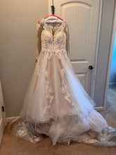Load image into Gallery viewer, Essense of Australia &#39;D2532&#39; wedding dress size-12 PREOWNED
