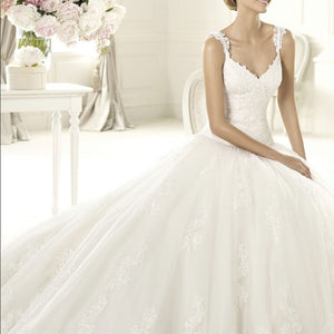Pronovias 'Uri' size 6 new wedding dress front view on model