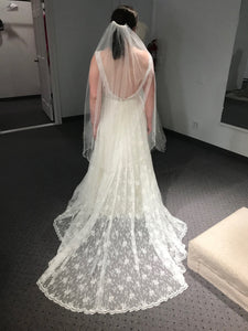 Chic Nostalgia '601500253' wedding dress size-06 NEW