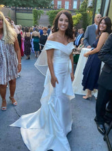 Load image into Gallery viewer, Milla Nova &#39;Milla Nova April&#39; wedding dress size-04 PREOWNED
