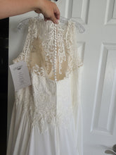 Load image into Gallery viewer, Stella york &#39;6593+&#39; wedding dress size-22 NEW
