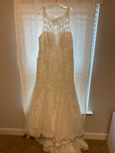 Load image into Gallery viewer, Sottero and Midgley &#39;Juno #7SC783&#39; wedding dress size-18 NEW
