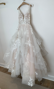 Martina Liana '1105' wedding dress size-06 NEW