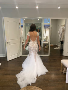 Liz martinez 'Sofia' wedding dress size-04 SAMPLE