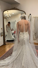 Load image into Gallery viewer, Rue de seine &#39;Tulum&#39; wedding dress size-02 PREOWNED
