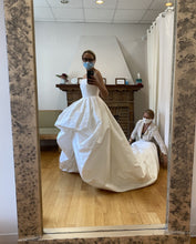 Load image into Gallery viewer, Oscar de la Renta &#39;Spring 2021, look Number 5&#39; wedding dress size-04 NEW
