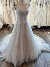 Load image into Gallery viewer, Justin Alexander &#39;88158$1,722.50&#39; wedding dress size-08 NEW
