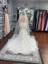 Load image into Gallery viewer, Sottero and Midgley &#39;Judson/&#39; wedding dress size-06 NEW
