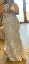 Load image into Gallery viewer, Mon Cherie &#39;Martin Thornburg &#39; wedding dress size-14 PREOWNED
