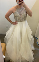 Load image into Gallery viewer, Hayley Paige &#39;Tulua&#39; wedding dress size-10 PREOWNED
