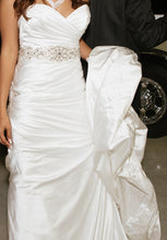 Load image into Gallery viewer, Sottero and Midgley &#39;Kendall&#39; size 10 used wedding dress front view on bride
