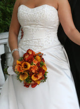 Load image into Gallery viewer, Demetrios &#39;RN 98249&#39; size 10 used wedding dress front view on bride
