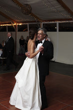Load image into Gallery viewer, Amsale &#39;Newport&#39; - Amsale - Nearly Newlywed Bridal Boutique - 8
