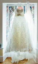 Load image into Gallery viewer, Demetrios &#39;Ivory Lace&#39; - Demetrios - Nearly Newlywed Bridal Boutique - 1
