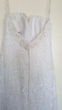 Load image into Gallery viewer, Monique Luo &#39;White Dress&#39; size 2 new wedding dress back view close up on hanger
