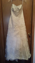 Load image into Gallery viewer, Casablanca &#39;1827&#39; size 8 new wedding dress front view on hanger
