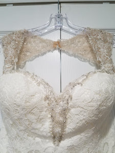 Essence of Australia '2056' size 4 new wedding dress front view of bust