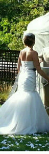 Vera Wang 'Fit and Flare' size 4 used wedding dress back view on bride