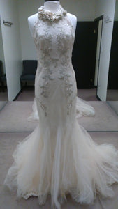 Badgley Mischka 'Pickford' size 6 sample wedding dress front view on mannequin