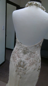 Badgley Mischka 'Pickford' size 6 sample wedding dress back view on mannequin