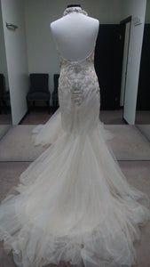 Badgley Mischka 'Pickford' size 6 sample wedding dress back view on mannequin