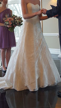 Load image into Gallery viewer, David&#39;s Bridal &#39;10012471&#39; size 2 used wedding dress side view on bride
