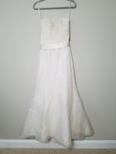 Load image into Gallery viewer, Amsale &#39;R103G&#39; size 4 sample wedding dress back view on model
