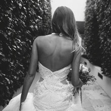 Load image into Gallery viewer, Yolan Cris &#39;Custom&#39; size 0 used wedding dress back view on bride
