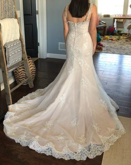 Da Vinci '31E50353' size 6 new wedding dress back view on bride