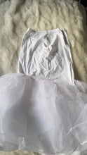 Load image into Gallery viewer, David&#39;s Bridal &#39;Ivory Ballgown&#39; size 18 used wedding dress view of slip
