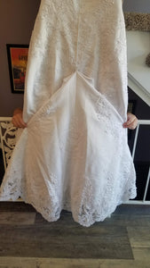David's Bridal 'Michelangelo V8377' size 14 used wedding dress back view 