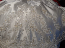 Load image into Gallery viewer,  &#39;Prestige&#39; wedding dress size-04 PREOWNED
