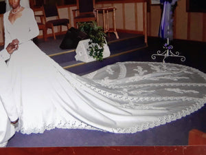  'Prestige' wedding dress size-04 PREOWNED
