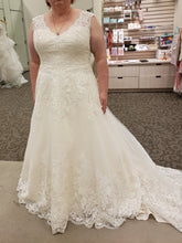Load image into Gallery viewer, David&#39;s Bridal &#39;9WG3850&#39;
