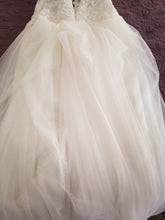 Load image into Gallery viewer, Beloved by Casablanca Bridal &#39;Pippa BL268&#39;
