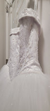 Load image into Gallery viewer, David&#39;s Bridal &#39;T8017&#39;
