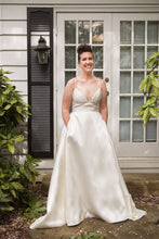 Load image into Gallery viewer, BHLDN Wtoo by Watters &#39;Opaline Gown&#39;
