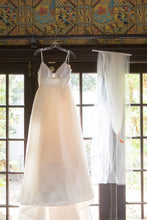 Load image into Gallery viewer, BHLDN Wtoo by Watters &#39;Opaline Gown&#39;
