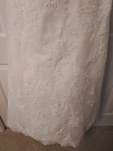 Load image into Gallery viewer, Justin Alexander &#39;Venice Lace Sweetheart Neckline A-Line 8788&#39;
