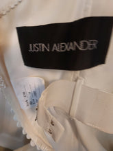 Load image into Gallery viewer, Justin Alexander &#39;Venice Lace Sweetheart Neckline A-Line 8788&#39;
