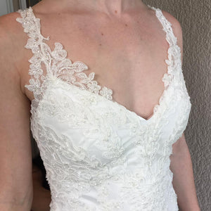 Allure Bridals '8856' size 2 new wedding dress front view close up