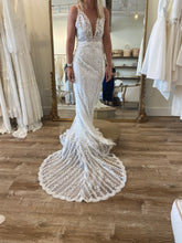 Load image into Gallery viewer, Made With Love &#39;Tommy&#39; wedding dress size-00 NEW
