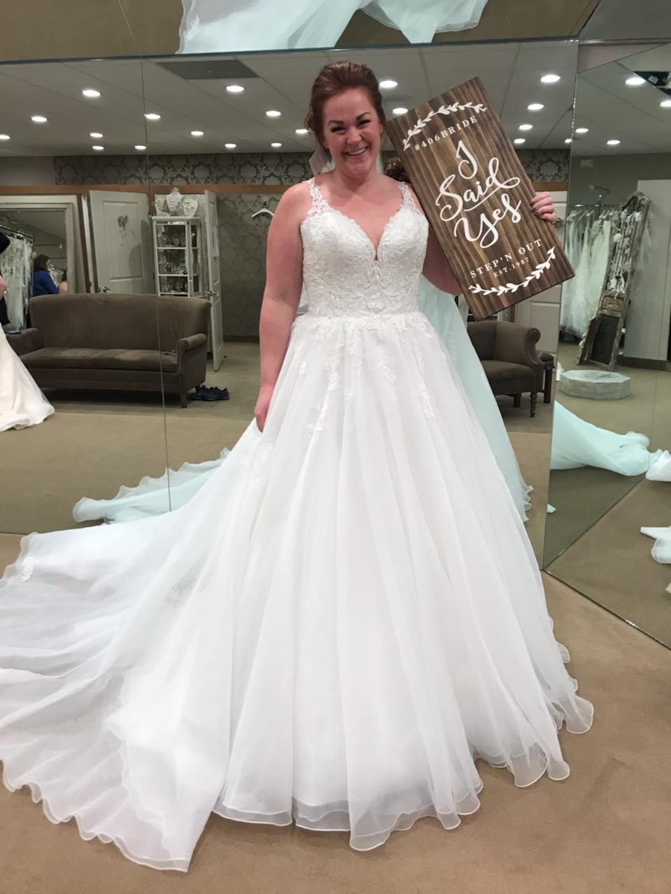 Essense of Australia 'D2343' wedding dress size-16 NEW