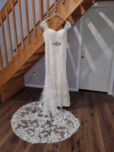 Load image into Gallery viewer, Casablanca &#39;Unk&#39; wedding dress size-16 PREOWNED
