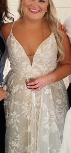 Hayley Paige 'Fleur De Lis' wedding dress size-10 PREOWNED