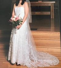 Load image into Gallery viewer, Christina Wu &#39;None listed&#39; wedding dress size-12 PREOWNED
