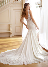 Load image into Gallery viewer, David Tutera &#39;Frances&#39; size 10 new wedding dress back view on model
