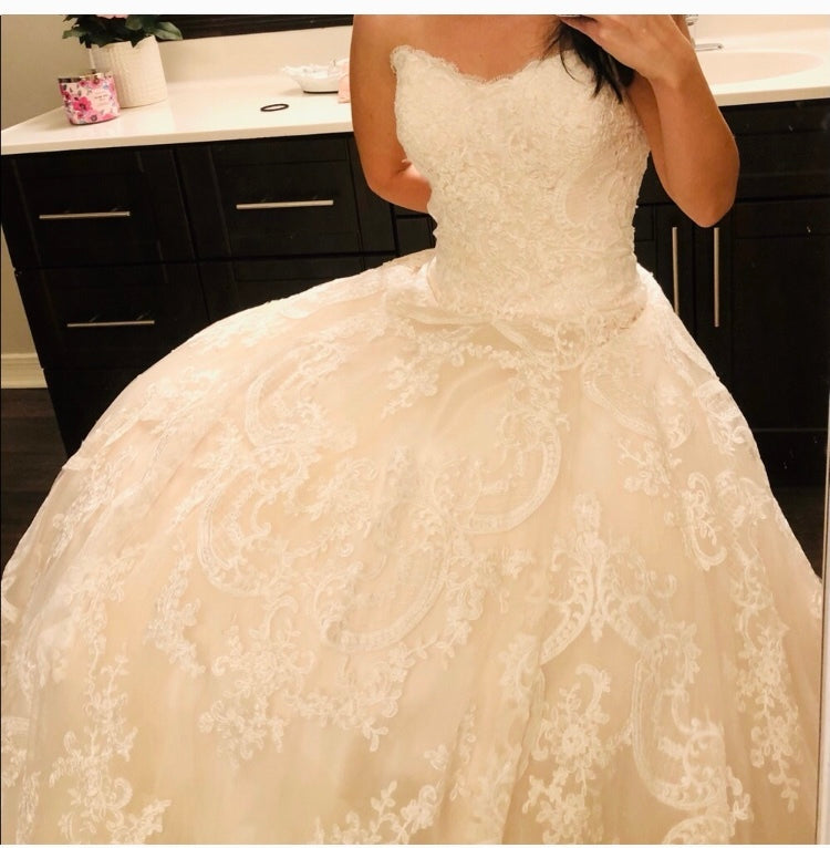 Allure Bridals '9217' wedding dress size-08 NEW