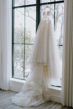 Load image into Gallery viewer, Galia lahav &#39;Querida X&#39; wedding dress size-06 PREOWNED
